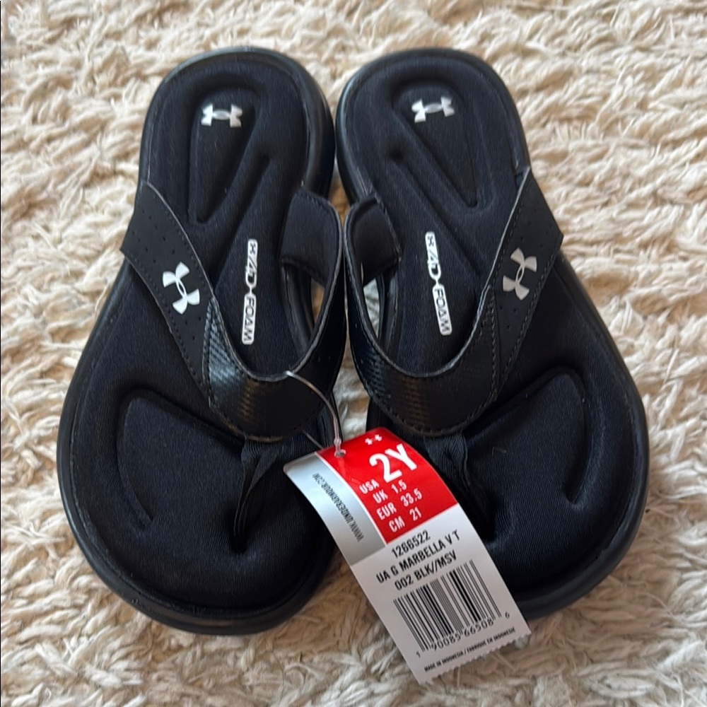 Under Armour Black Slide Sandals Kids size 2